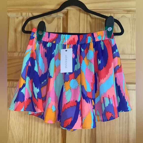 Adrienne Flowy Shorts - Picture 2 of 4